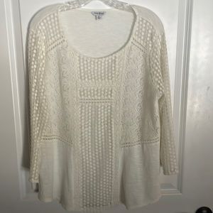 XL women’s long sleeve lacy top